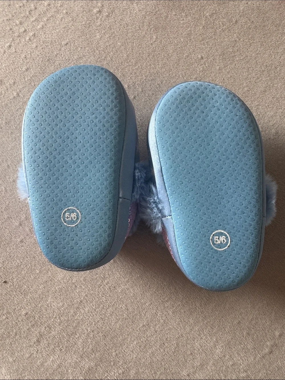 NWOT Disney Light Blue Frozen Elsa & Anna Plush Slip-On Kids Slippers